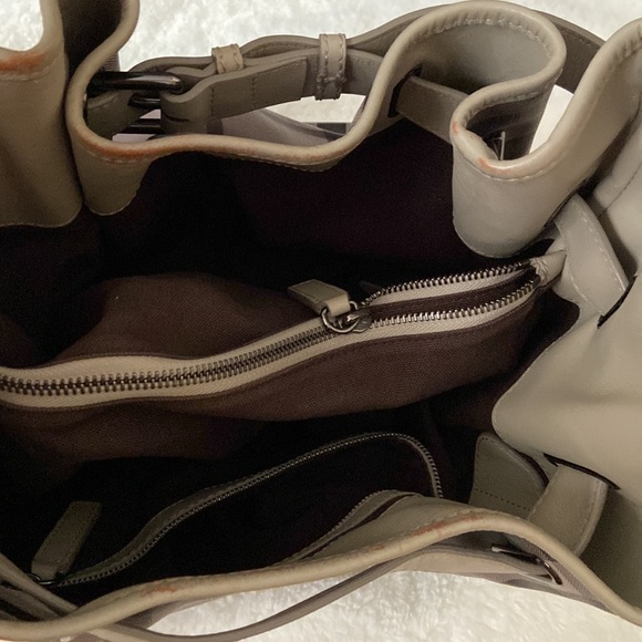 Burberry - Picture 8 of 14